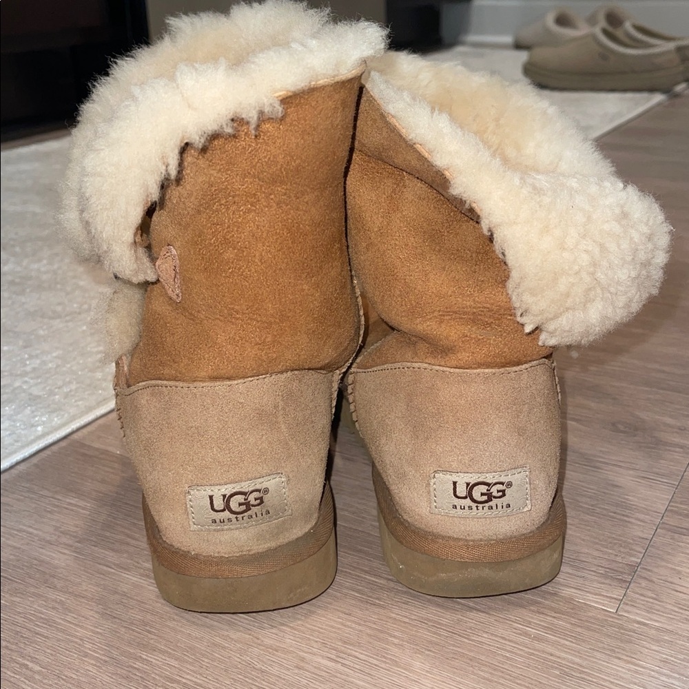 Ugg Boots - image 4